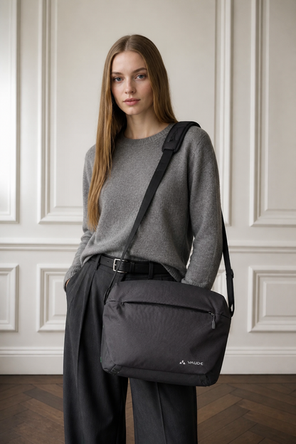VAUDE Urban Messenger Bag in Black – Sustainable